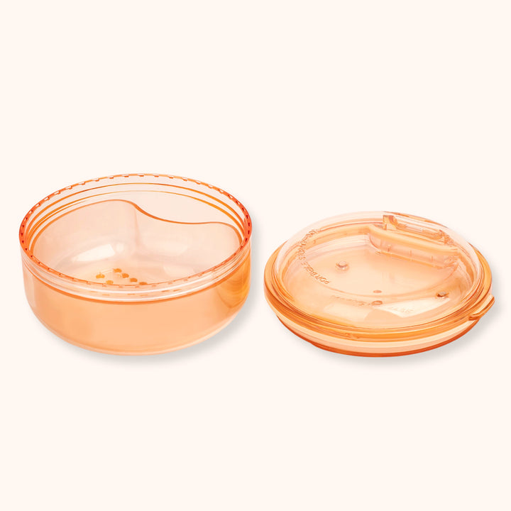 2-in-1 lash lift shield storage and cleaning case. Durable sealed design for soaking, disinfecting and storing lash perm pads, ideal for professional lash salons.
