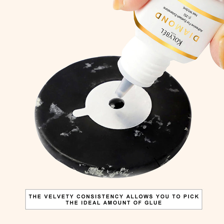 1-2 Second Diamond Adhesive Eyelash Extension Glue (5ml) - Kolybel-This fast-curing, ultra-strong eyelash extension adhesive is designed for professional lash technicians who need efficient, reliable application. Its 1–2 second curing time, wide 45–60% humidity range, and extremely strong bond make it suitable for both classic and Russian volume lash styles.
